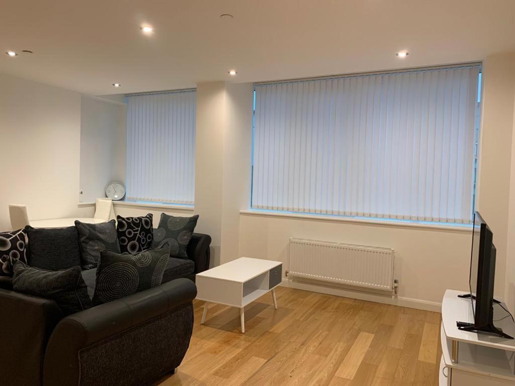 Modern 2 Bed 2 Bath Apartment In Central Croydon! Esterno foto